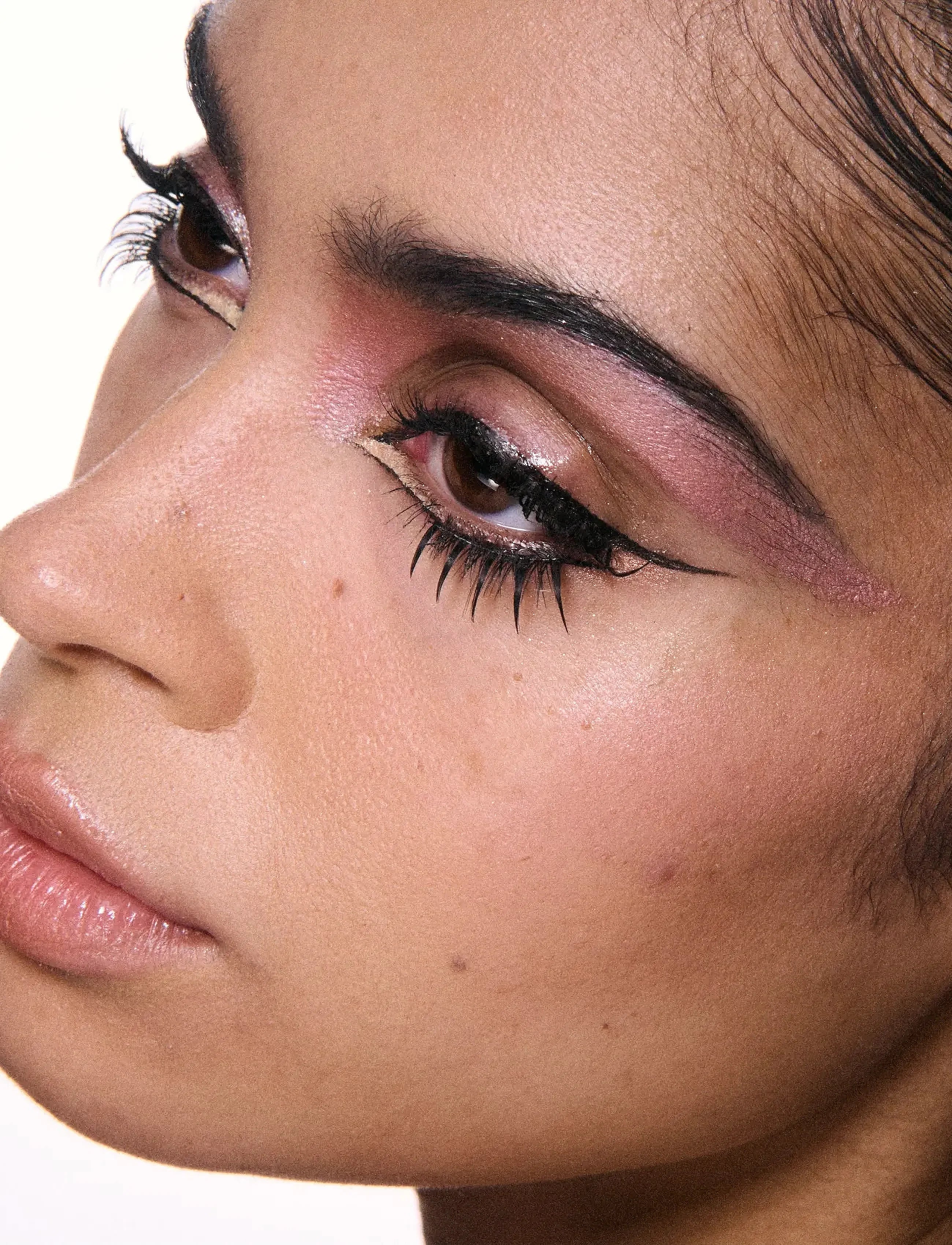 MAC 24 MYSTERY MUST-HAVES ADVENT CALENDAR