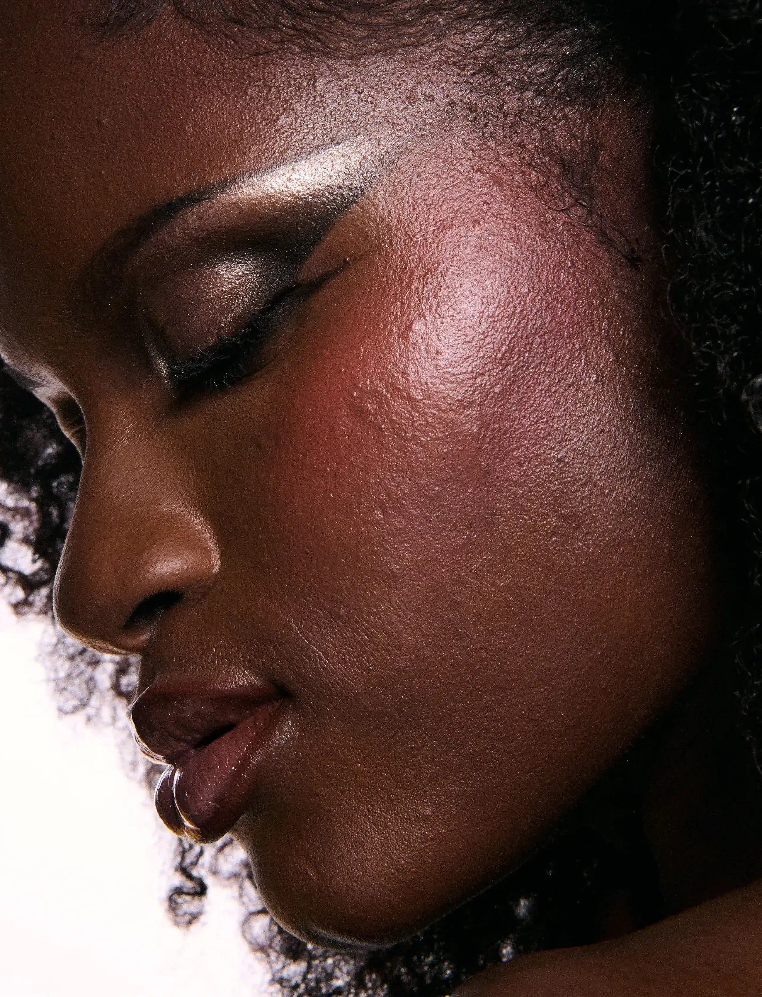 MAC 24 MYSTERY MUST-HAVES ADVENT CALENDAR